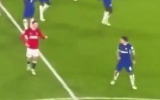 Mount đụng độ nảy lửa với Enzo - Bóng Đá