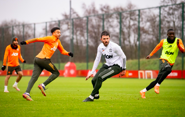 Man Utd captain Harry Maguire surprises elderly hometown residents with care packages and funds boyhood team’s kit - Bóng Đá