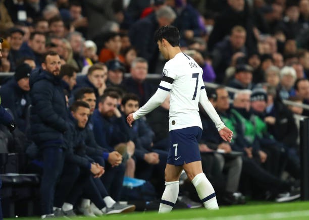 Son Heung-min và 1 năm đẫm nước mắt - Bóng Đá