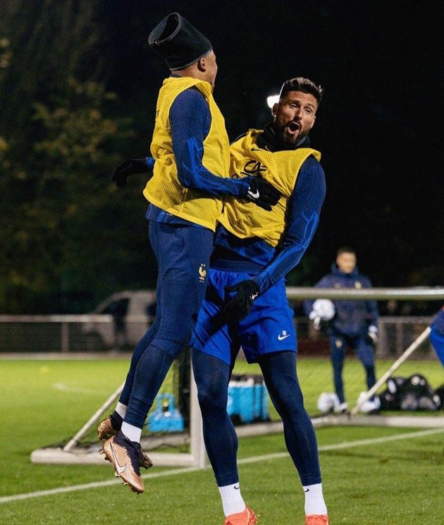 Bên trong phòng khách sạn World Cup 2022 của Giroud - Bóng Đá