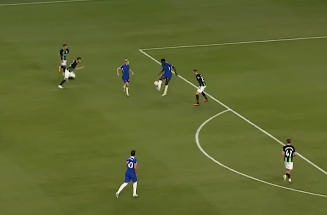 Dứt điểm thần sầu và chạy 'xé gió', Mudryk tuyên chiến với Mbappe - Bóng Đá