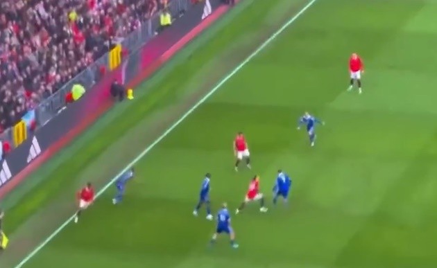 Sancho và Wan-Bissaka 'nhảy múa' làm Leicester rối loạn - Bóng Đá