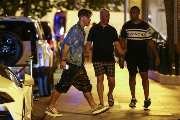 Moment Man City’s Champions League stars fly into Ibiza on private jet for 10-hour secret bash before heading back to UK - Bóng Đá