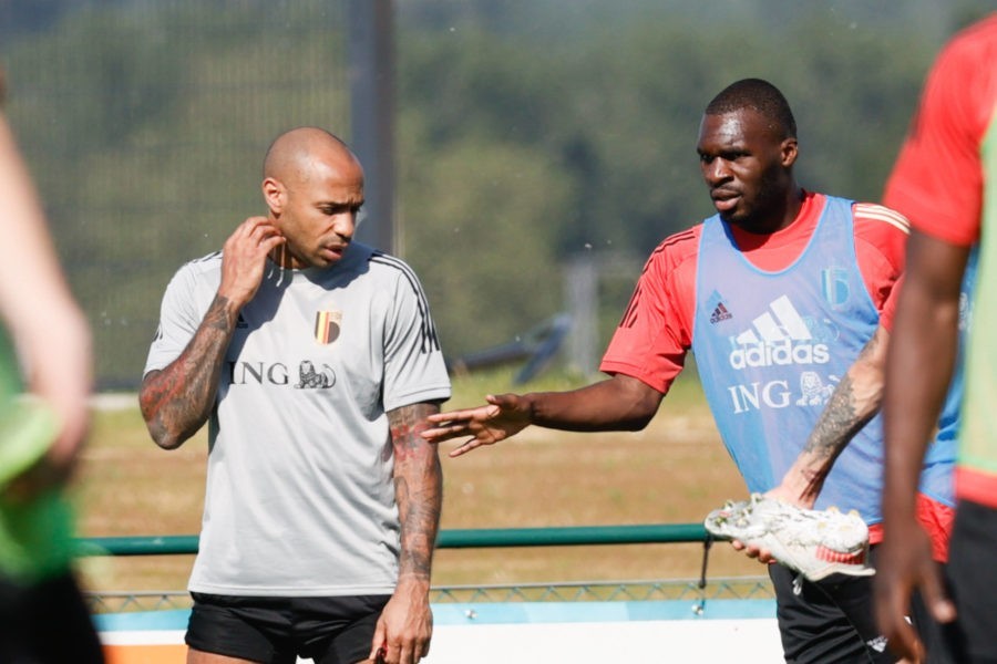 Thierry Henry đứng trước khả năng gia nhập Barcelona  - Bóng Đá