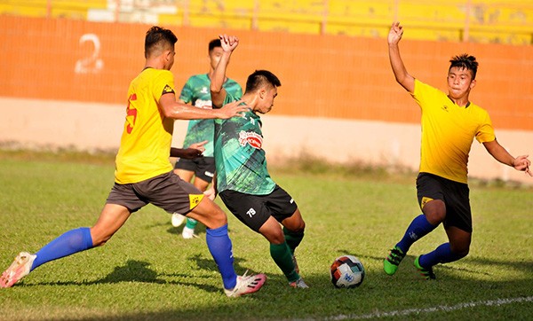 Cựu sao U23 Việt Nam ghi bàn, CLB TP.HCM lội ngược dòng trước DNH Nam Định - Bóng Đá