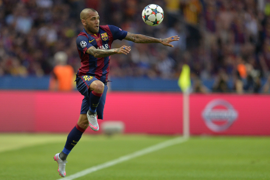 Dani Alves: 'Vấn đề với Brazil là ai cũng kỳ vọng chúng tôi vô địch' - Bóng Đá