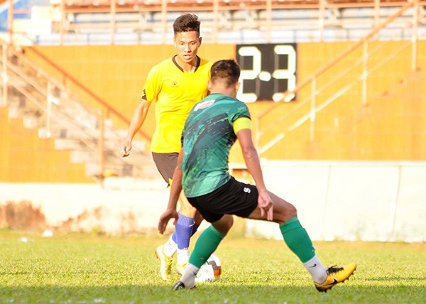 Cựu sao U23 Việt Nam ghi bàn, CLB TP.HCM lội ngược dòng trước DNH Nam Định - Bóng Đá