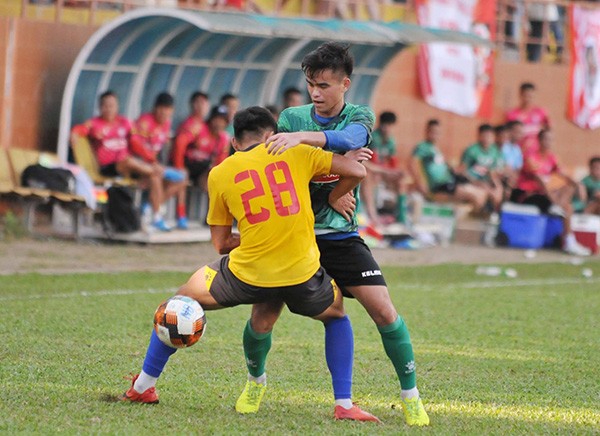 Cựu sao U23 Việt Nam ghi bàn, CLB TP.HCM lội ngược dòng trước DNH Nam Định - Bóng Đá