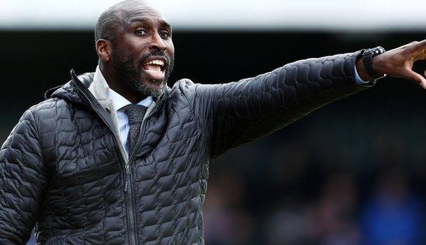 Sol Campbell chỉ ra điểm yếu chí mạng của Arsenal - Bóng Đá