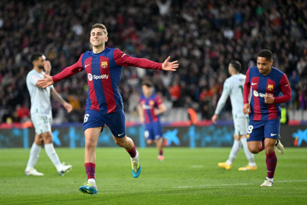 Hủy diệt Getafe, Barca tạm thời vươn lên ngôi nhì bảng - Bóng Đá