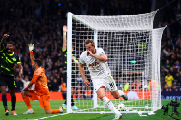 VAR oan nghiệt, Tottenham mất điểm giây cuối; Liverpool thị uy trước Ajax - Bóng Đá