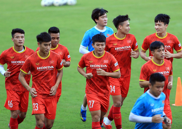 Một mình Haaland ghi 5 bàn đưa Man City vào Tứ kết - Bóng Đá