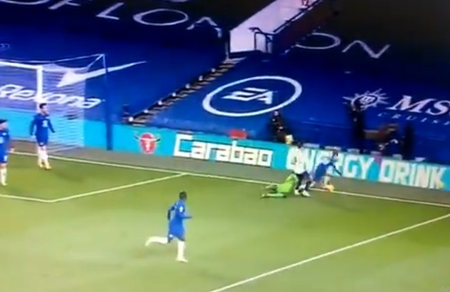 Chelsea 1-1 Aston Villa: Edouard Mendy accidentally tackled Christian Pulisic in his own box - Bóng Đá
