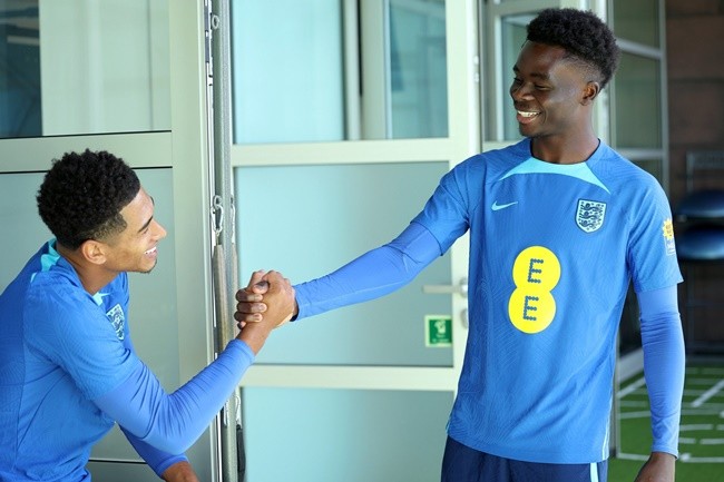 Levi Colwill and Eddie Nketiah join Bukayo Saka and Co at St George's Park - Bóng Đá