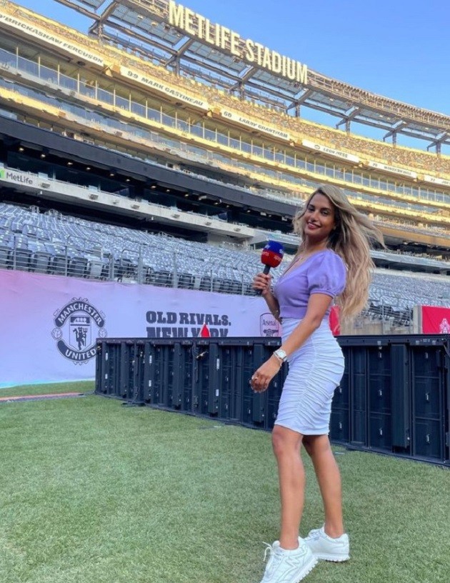 Melissa Reddy, cô phóng viên thể thao quyến rũ của Sky Sports - Bóng Đá