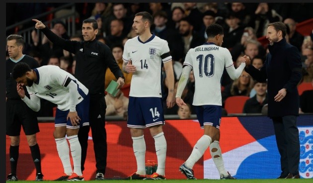 Lewis Miley đang trở thành ông chủ tuyến giữa của Newcastle - Bóng Đá