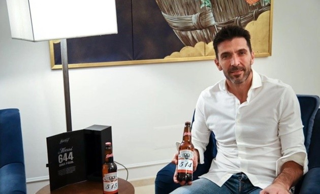 Budweiser celebrate Lionel Messi’s record by sending special edition beers to ever keeper he scored against - Bóng Đá