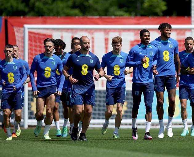 Odegaard dẫn đầu đội hình tiêu biểu vòng 25 Premier League - Bóng Đá