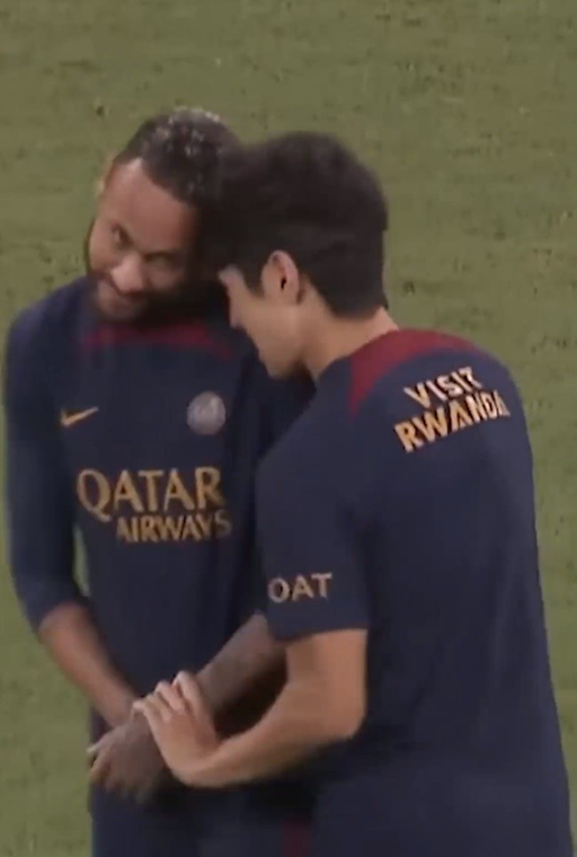 Mbappe sắp ra đi, Neymar tìm được cạ cứng mới - Bóng Đá