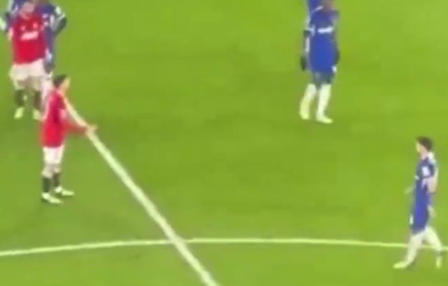 Mount đụng độ nảy lửa với Enzo - Bóng Đá