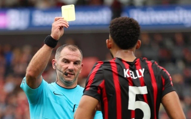 Số thẻ phạt ở EPL đang tăng vọt: xu hướng hay chỉ là nhất thời? - Bóng Đá