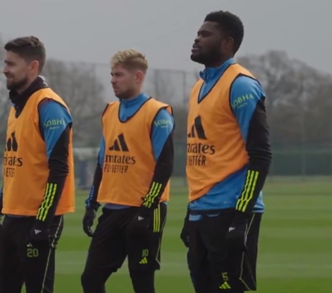 Arsenal tập - Bóng Đá