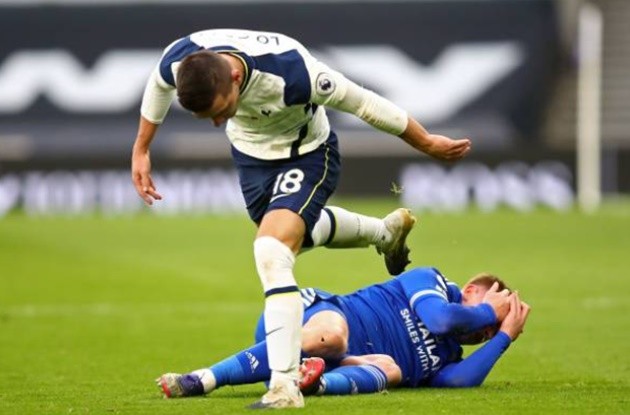 Mourinho's failed experiment, Aurier's early exit - 5 things spotted in Tottenham vs Leicester - Bóng Đá