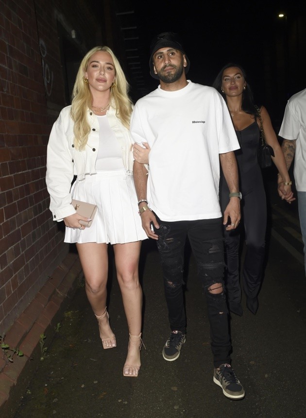 Jack Grealish wears £2k silk Dolce & Gabbana pyjamas - Bóng Đá