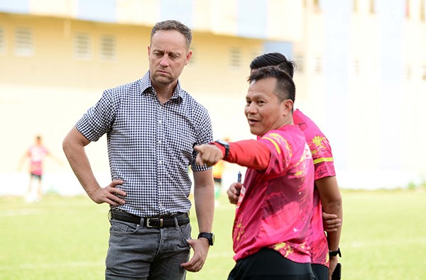 Cựu sao U23 Việt Nam ghi bàn, CLB TP.HCM lội ngược dòng trước DNH Nam Định - Bóng Đá