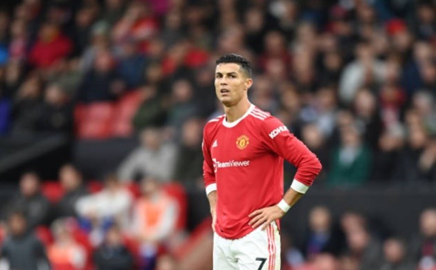 Everton are back in and Ronaldo can only wear a grimace. - Bóng Đá