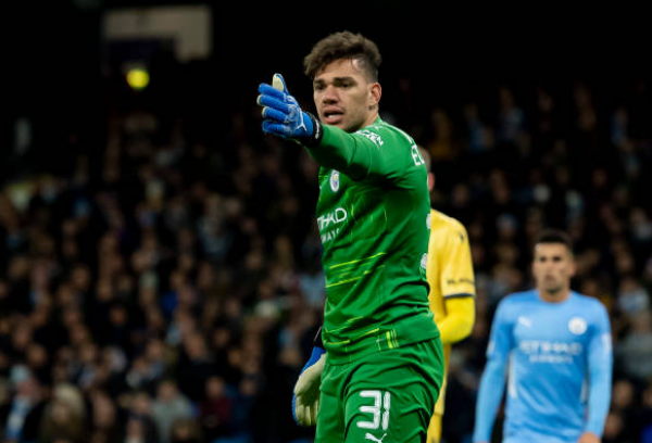 Đội hình kết hợp Man Utd - Man City: Ronaldo lĩnh xướng hàng công - Bóng Đá