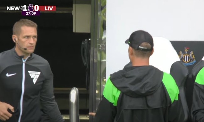 Toàn cảnh 50 sắc thái của Klopp; Van Dijk sốc nặng - Bóng Đá