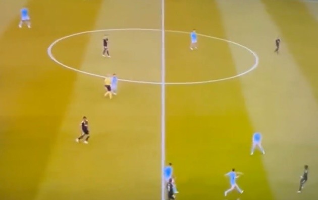 Thêm một ngôi sao 'bỏ túi' Vinicius - Bóng Đá