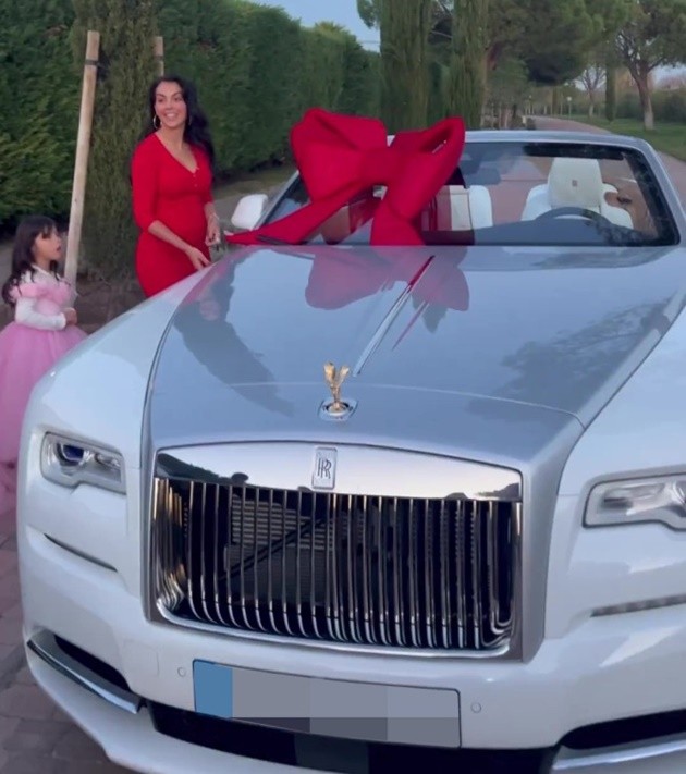 Georgina Rodriguez and Antonella Roccuzzo’s amazing lifestyles compared - Bóng Đá