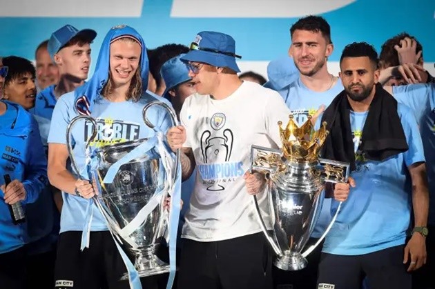 Jack Grealish wears stunning £180,000 rose gold Patek Philippe - Bóng Đá