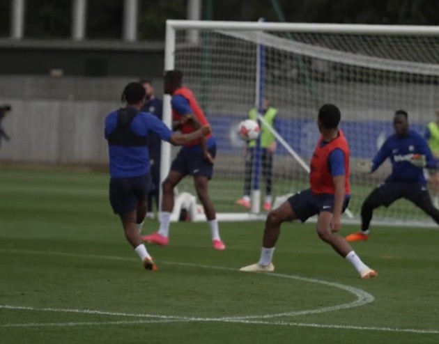 Chelsea tập - Bóng Đá