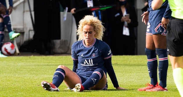 PSG confirm women's midfielder Aminata Diallo was taken into police custody today 'following an attack on the club's players.' - Bóng Đá