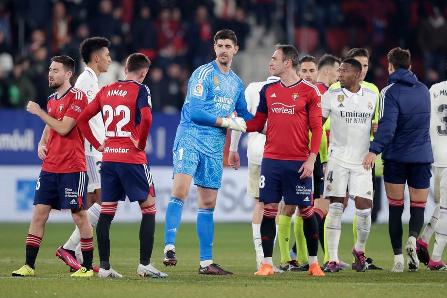 Courtois: “You have to stop looking at Vini and look at the people. I saw parents sing ‘Vinicius die’ ” - Bóng Đá
