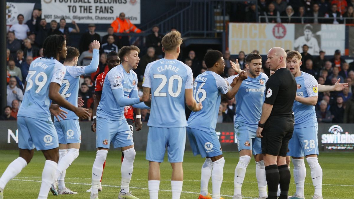 Xác định đội bóng đầu tiên dự chung kết play-off thăng hạng Premier League - Bóng Đá