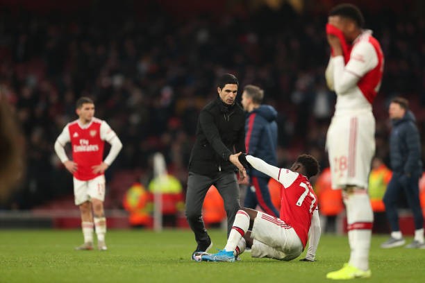 Cận cảnh 'thảm họa trên không' của thủ môn Arsenal - Bóng Đá
