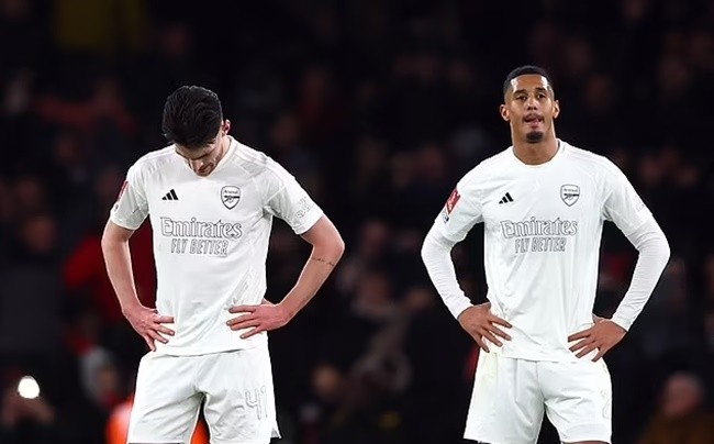 Mikel Arteta will allow the families of his Arsenal players to join their mid-season training trip to Dubai - Bóng Đá