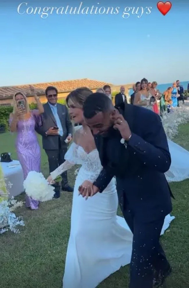 Ashley Cole marries stunning model fiancée Sharon Canu in lavish Italian wedding - Bóng Đá
