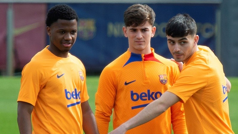 Nhìn Gavi, Barca và Tây Ban Nha đang 