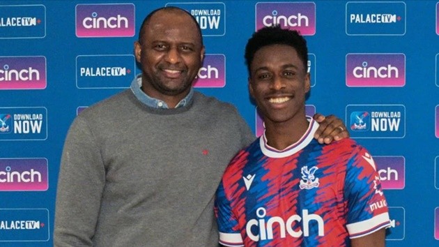 Speed collapses in shock as he FINALLY meets his hero Cristiano Ronaldo - Bóng Đá