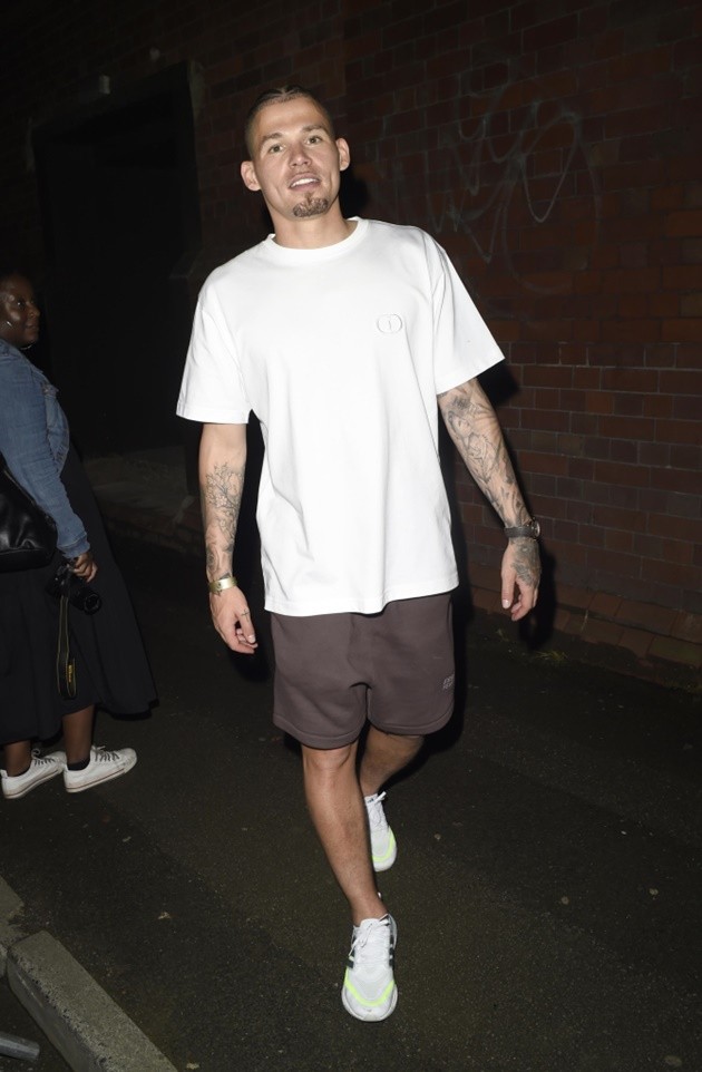 Jack Grealish wears £2k silk Dolce & Gabbana pyjamas - Bóng Đá