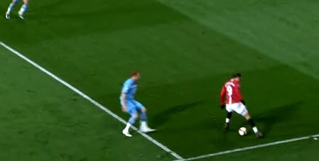 Ziyech tái hiện khoảnh khắc kinh điển của Berbatov - Bóng Đá