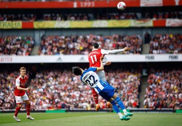 Caicedo dằn mặt Martinelli vì Mitoma? - Bóng Đá