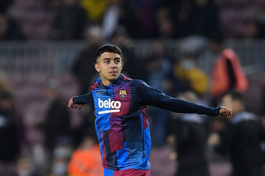 Trình làng cầu thủ mới toanh, Xavi có chiến thắng đầu tay ở Barca - Bóng Đá