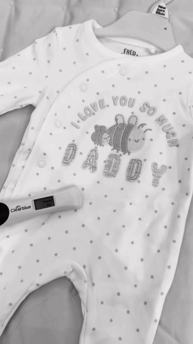 Ramsdale cưới vợ - Bóng Đá