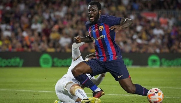 Premier League coi như rõ đội bóng rớt hạng đầu tiên - Bóng Đá